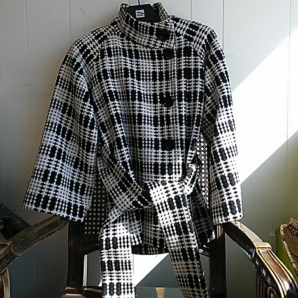 Jacqueline Conoir Short Belted Black & White Woven Plaid Short Coat, Size Small
